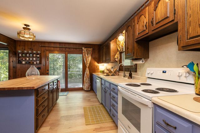 9079 E Division Street, Strafford, MO 65757