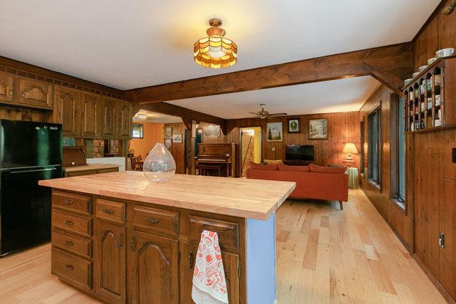 9079 E Division Street, Strafford, MO 65757