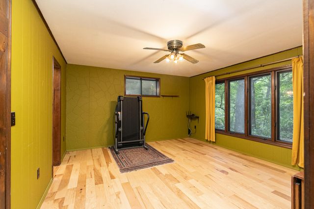 9079 E Division Street, Strafford, MO 65757