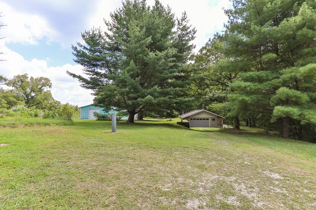 9079 E Division Street, Strafford, MO 65757