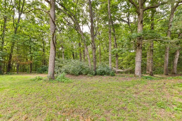 9079 E Division Street, Strafford, MO 65757