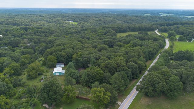 9079 E Division Street, Strafford, MO 65757