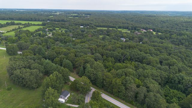 9079 E Division Street, Strafford, MO 65757