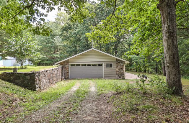 9079 E Division Street, Strafford, MO 65757