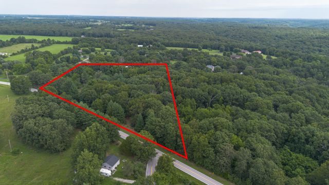 9079 E Division Street, Strafford, MO 65757