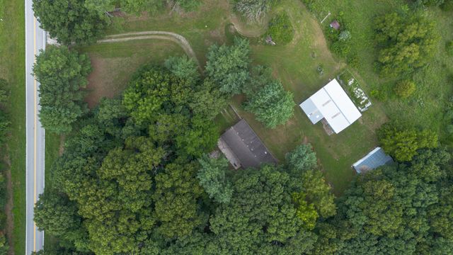 9079 E Division Street, Strafford, MO 65757