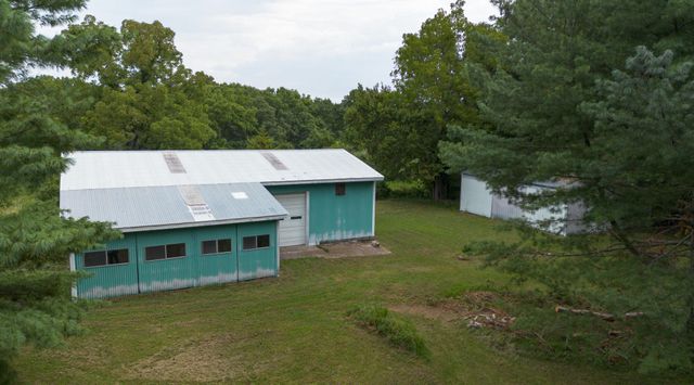 9079 E Division Street, Strafford, MO 65757