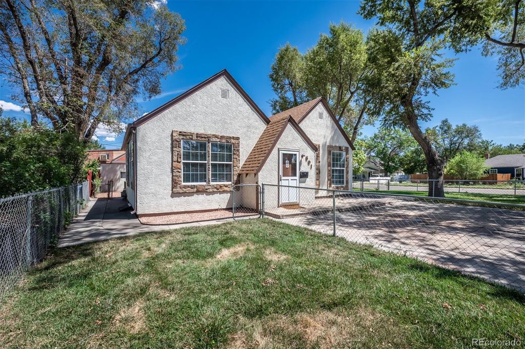 601 W Pitkin Avenue, Pueblo, CO 81004