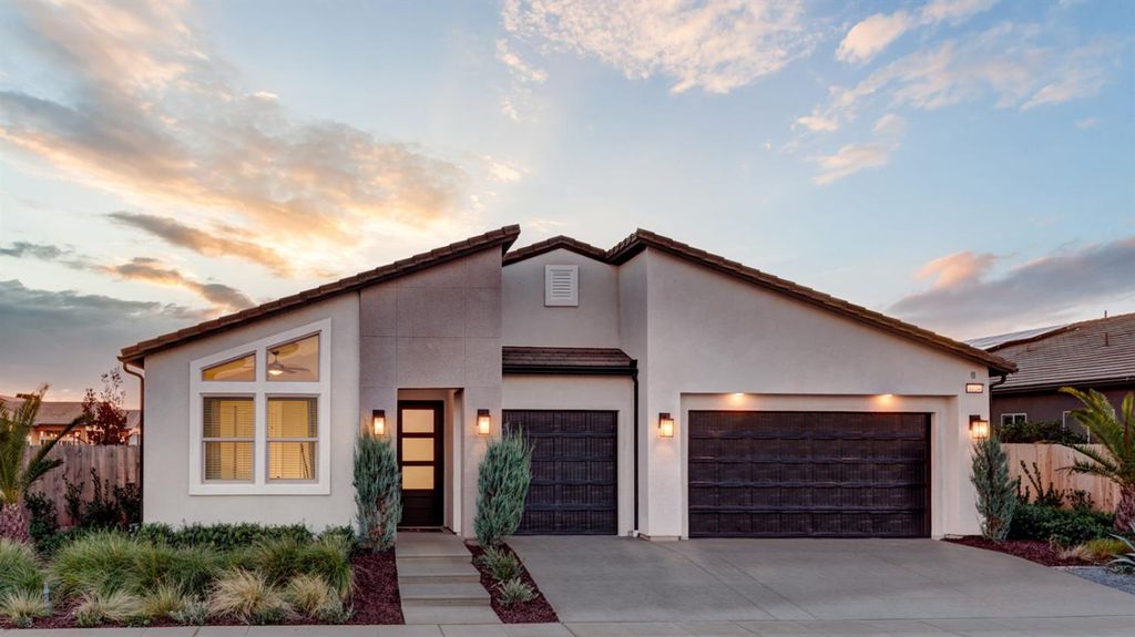 Image 1 of property listing at 1124 Sophie Drive W, Madera, CA 93636