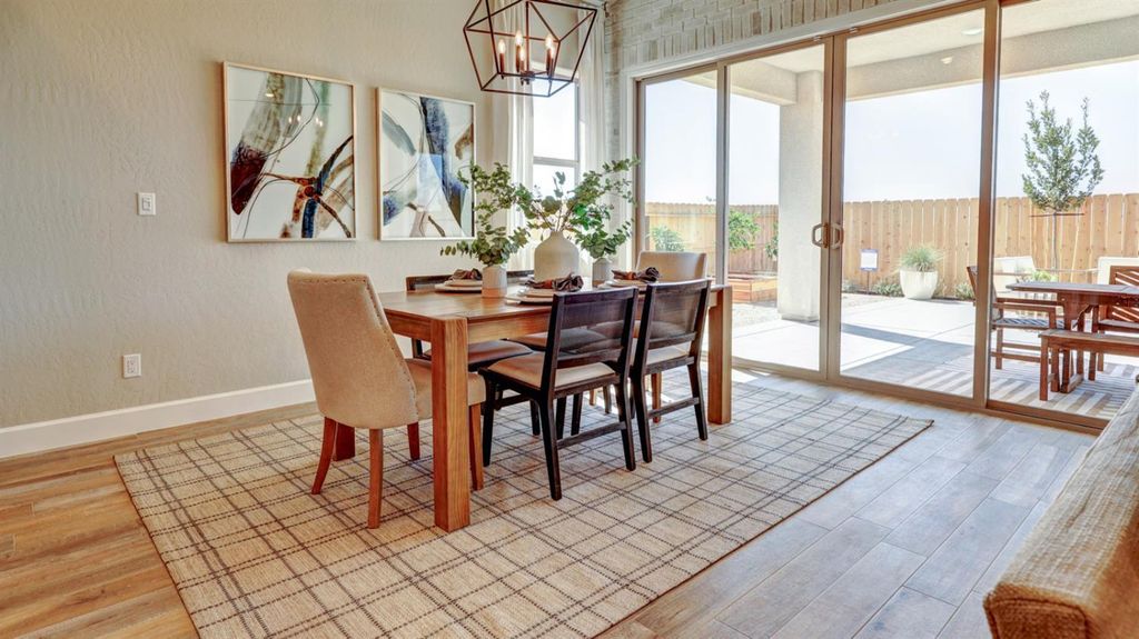 Image 10 of property listing at 1124 Sophie Drive W, Madera, CA 93636