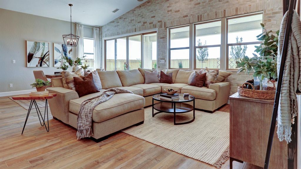 Image 11 of property listing at 1124 Sophie Drive W, Madera, CA 93636