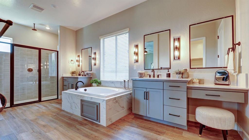 Image 16 of property listing at 1124 Sophie Drive W, Madera, CA 93636