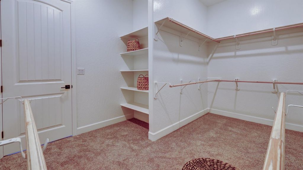 Image 17 of property listing at 1124 Sophie Drive W, Madera, CA 93636