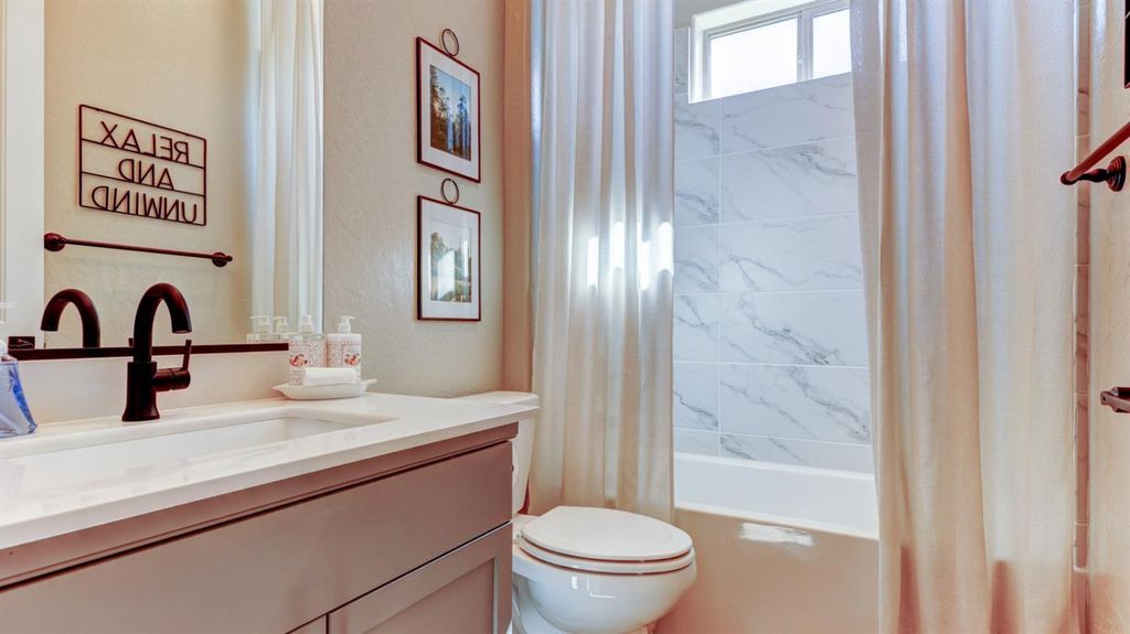 Image 19 of property listing at 1124 Sophie Drive W, Madera, CA 93636