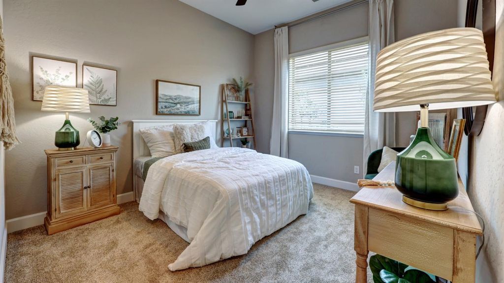 Image 20 of property listing at 1124 Sophie Drive W, Madera, CA 93636