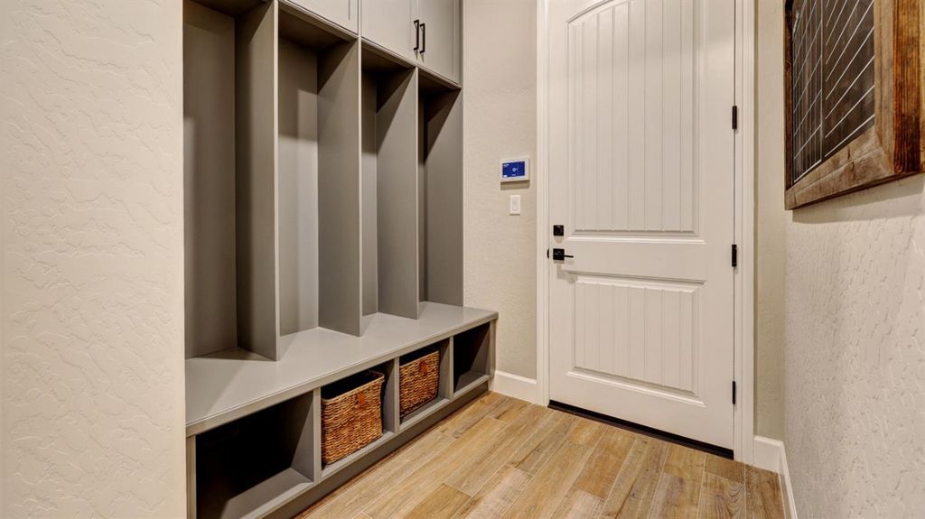 Image 25 of property listing at 1124 Sophie Drive W, Madera, CA 93636