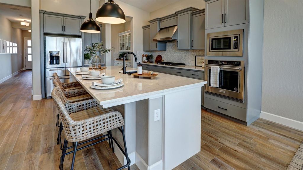 Image 3 of property listing at 1124 Sophie Drive W, Madera, CA 93636