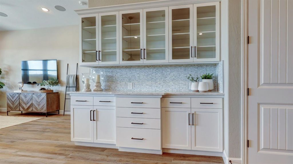 Image 8 of property listing at 1124 Sophie Drive W, Madera, CA 93636