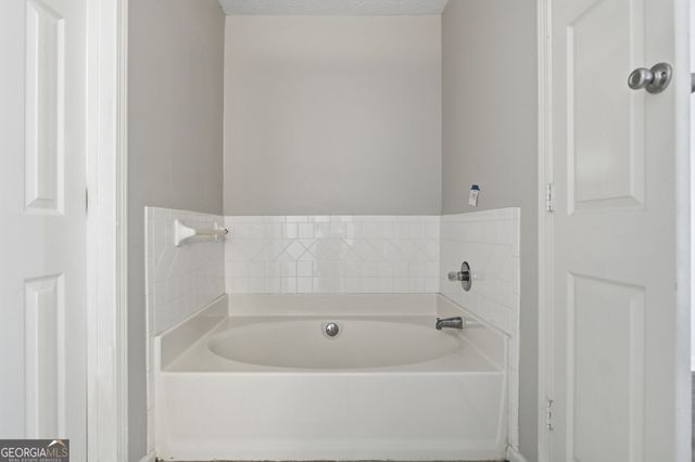 4035 Robin Circle, Atlanta, GA 30349
