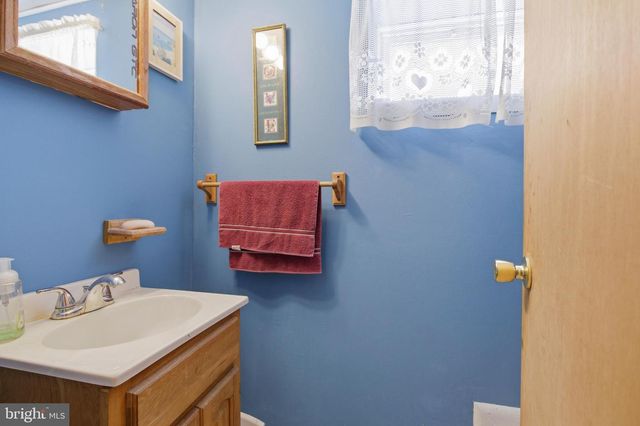 43 LOWNES LN, Springfield, PA 19064