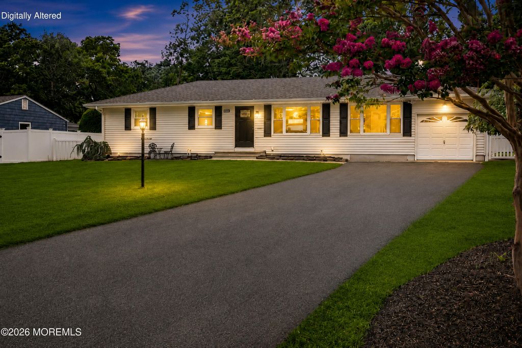 104 Mount Lane, Toms River, NJ 08753
