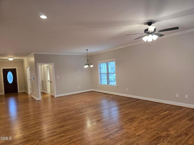 933 Arrowhead Court, Mebane, NC 27302