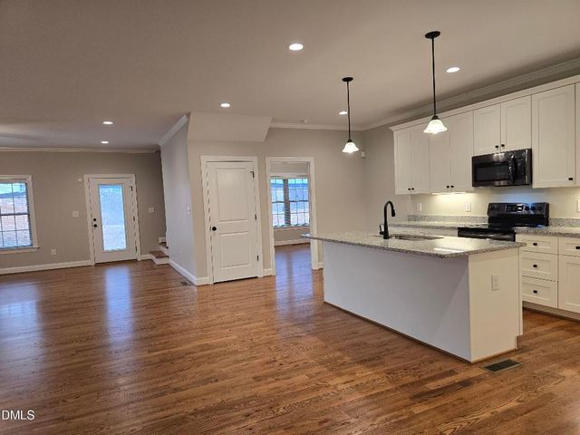 933 Arrowhead Court, Mebane, NC 27302