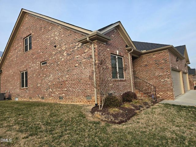 933 Arrowhead Court, Mebane, NC 27302