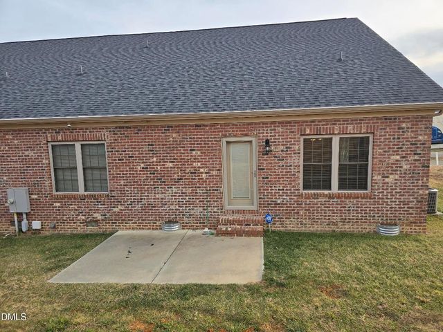 933 Arrowhead Court, Mebane, NC 27302