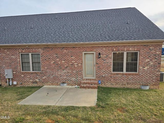 933 Arrowhead Court, Mebane, NC 27302