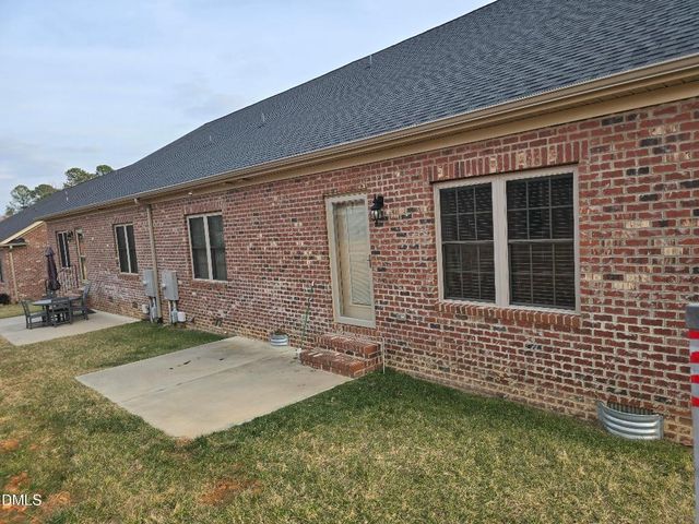 933 Arrowhead Court, Mebane, NC 27302