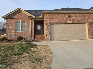 933 Arrowhead Court, Mebane, NC 27302