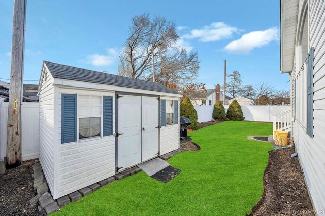 60 Essex Road, Bethpage, NY 11714