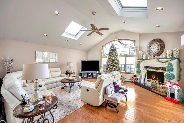 60 Essex Road, Bethpage, NY 11714