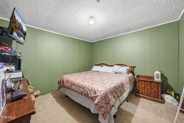 431 Strong Hollow Lane, Fort Blackmore, VA 24250