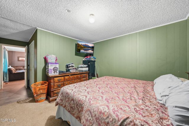 431 Strong Hollow Lane, Fort Blackmore, VA 24250