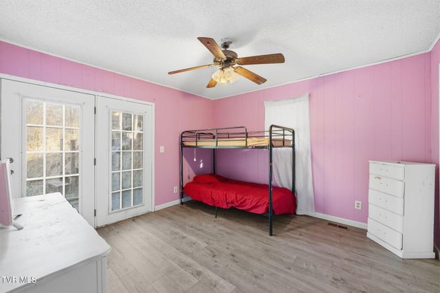431 Strong Hollow Lane, Fort Blackmore, VA 24250