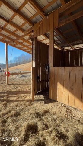 431 Strong Hollow Lane, Fort Blackmore, VA 24250
