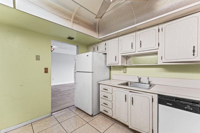 1400 Saint Charles Place 616, Pembroke Pines, FL 33026