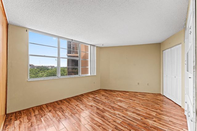 1400 Saint Charles Place 616, Pembroke Pines, FL 33026