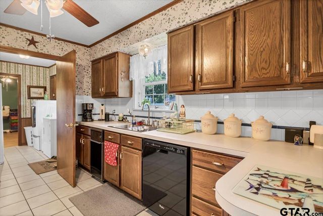 5626 Meadowdale Road, Flint, TX 75762