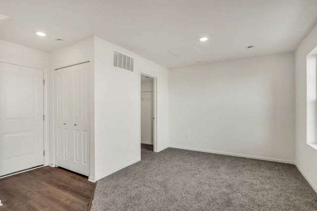 433 Lakeshore Court, St. Charles, IL 60174