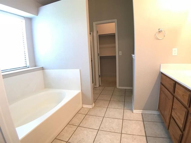 16224 Panther Way, Edmond, OK 73013