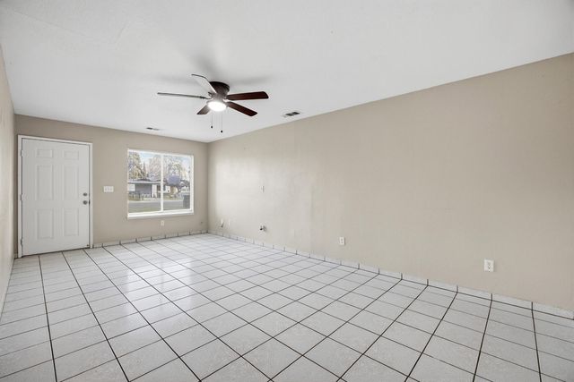 1949 N Court Street, Visalia, CA 93291