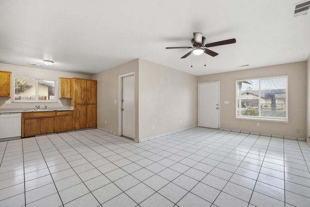 1949 N Court Street, Visalia, CA 93291