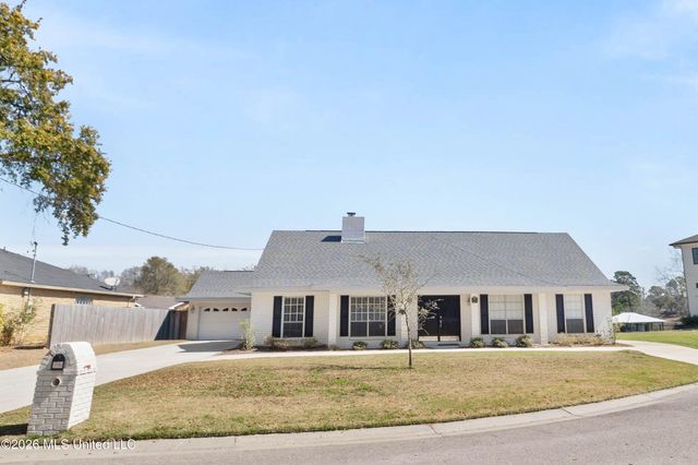 842 Ancient Oaks Circle, Biloxi, MS 39532