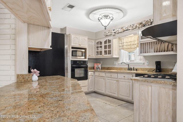 842 Ancient Oaks Circle, Biloxi, MS 39532