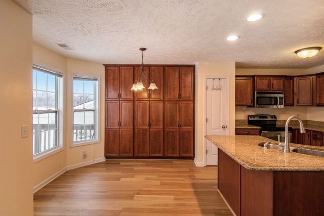 3136 Hawthorn Drive, Clarksville, TN 37043