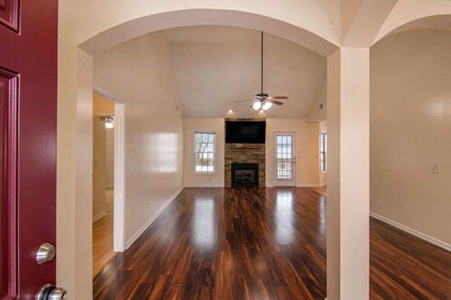 3136 Hawthorn Drive, Clarksville, TN 37043