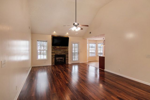 3136 Hawthorn Drive, Clarksville, TN 37043